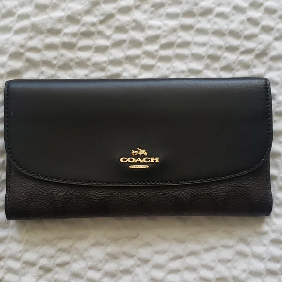 Coach Wallet - Picture 1 of 13
